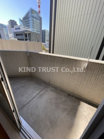 クレグラン北梅田のバルコニー|バルコニーからの眺めを楽しみながら食事をしませんか