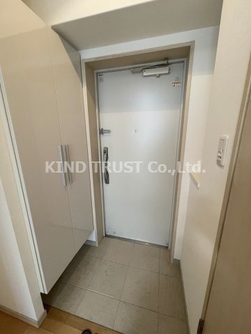 クレグラン北梅田の玄関|落ち着いた玄関です