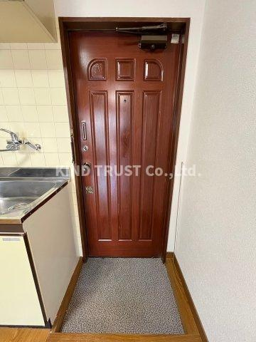 松寿ビルの玄関|収納もある玄関です