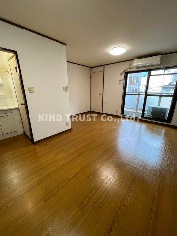 松寿ビルの居間・リビング|ゆったり過ごせる居間です