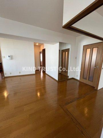 ユニアルス扇町公園の居間・リビング|おしゃれな居間です