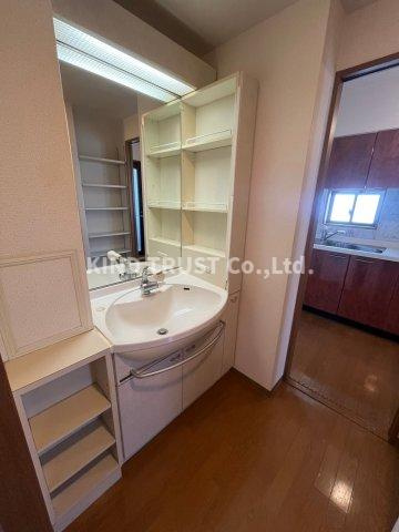 ユニアルス扇町公園の洗面所|ゆったりとスペースのある洗面所