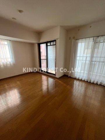 ユニアルス扇町公園の居間・リビング|ゆったり過ごせる居間です