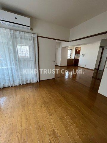 ユニアルス扇町公園の居間・リビング|使いやすいリビングです