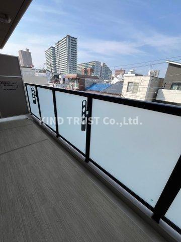 フラットレモンのバルコニー|広々としたバルコニーです