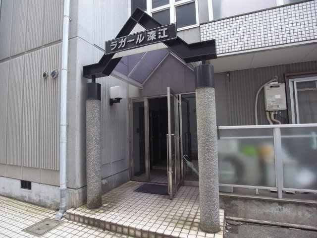 ラガール深江のエントランス