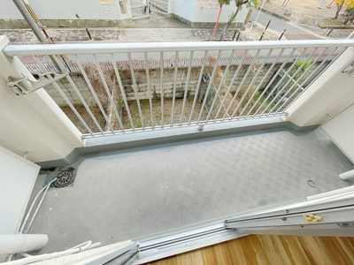 【バルコニー】 | サンフラッツ新大阪（別館） | 落ち着いた時間を過ごせるバルコニーです