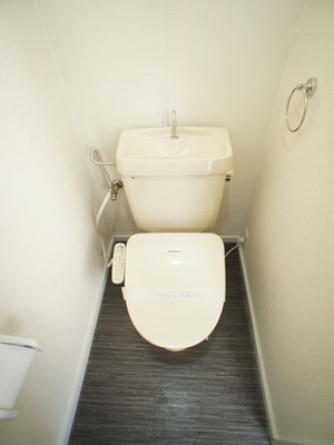 【トイレ】 | 府中NBマンション | 温水洗浄暖房便座機能付きです♪