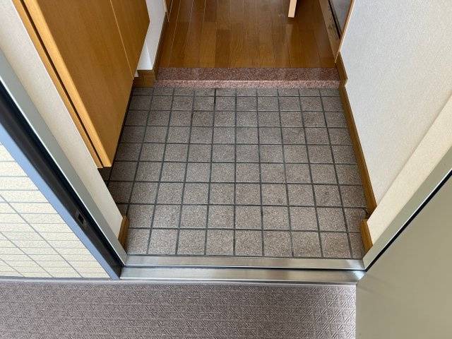 メルベーユコートの玄関