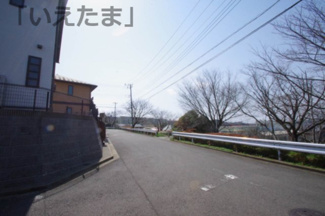 【前面道路含む現地写真】