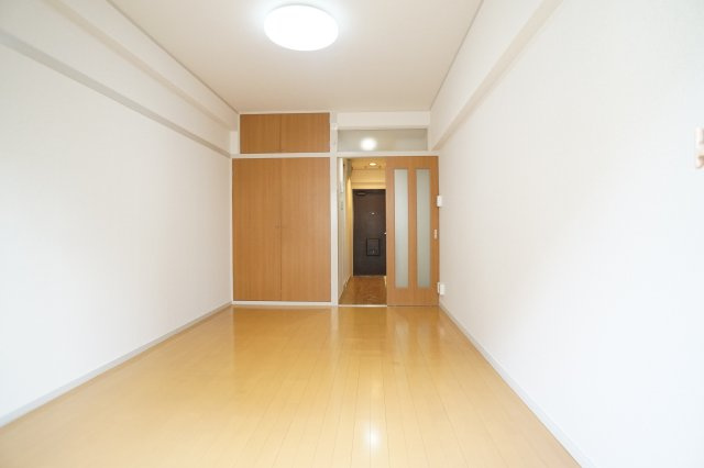 スイートキャッスル市川の洋室|洋室7.3帖♪