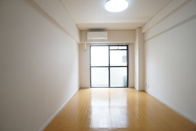 スイートキャッスル市川のトイレ|洋室7.3帖♪