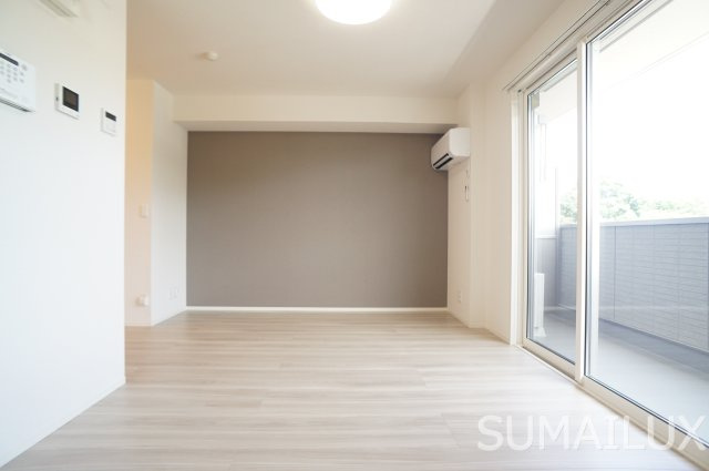 熊本市南区野田１丁目のアパートの居間・リビング