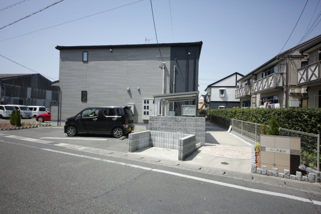 パーク追分の駐車場