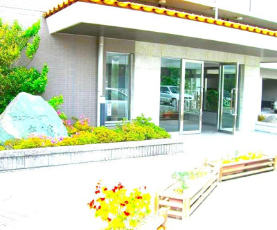 【エントランス】 | コムフォートブル松ノ内 | 清潔なエントランスです