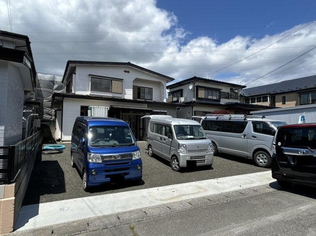 八戸市下長８丁目の駐車場
