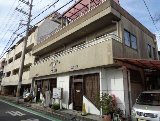 大津市雄琴１丁目の店舗一部の外観|落ち着いた雰囲気の外観です