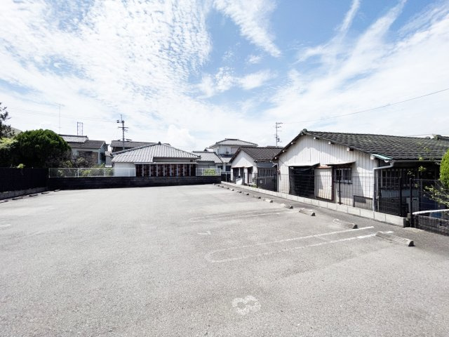 CADEL南昭和の駐車場