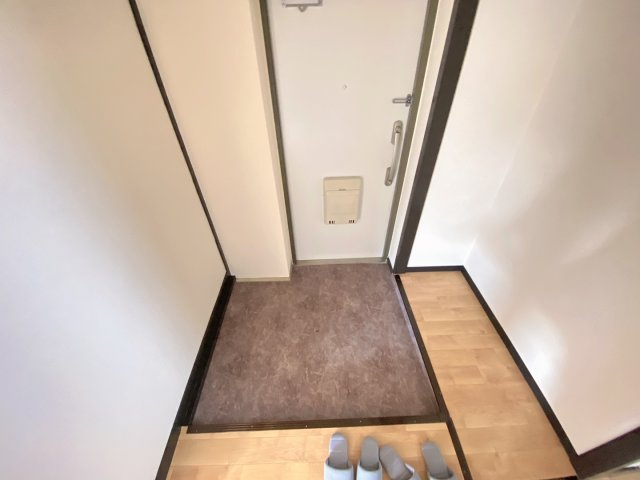 金剛第二住宅145棟の玄関