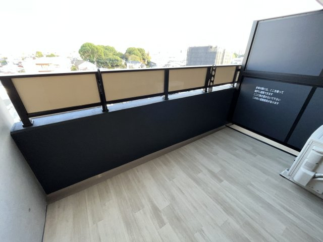 エクストラ パレスのバルコニー|類似の同社施工マンションのイメージ写真です。