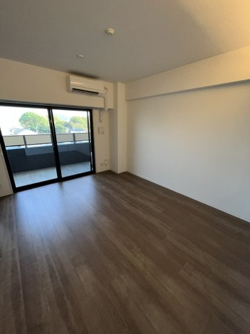 エクストラ パレスの居間・リビング|類似の同社施工マンションのイメージ写真です。