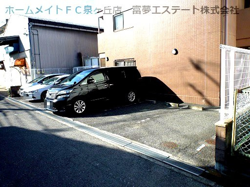 シンセリティ堺の駐車場