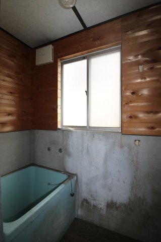 足利市西砂原後町の中古一戸建の浴室|こちらは、2階の浴室になります。