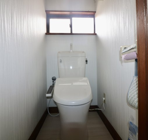 足利市西砂原後町の中古一戸建のトイレ