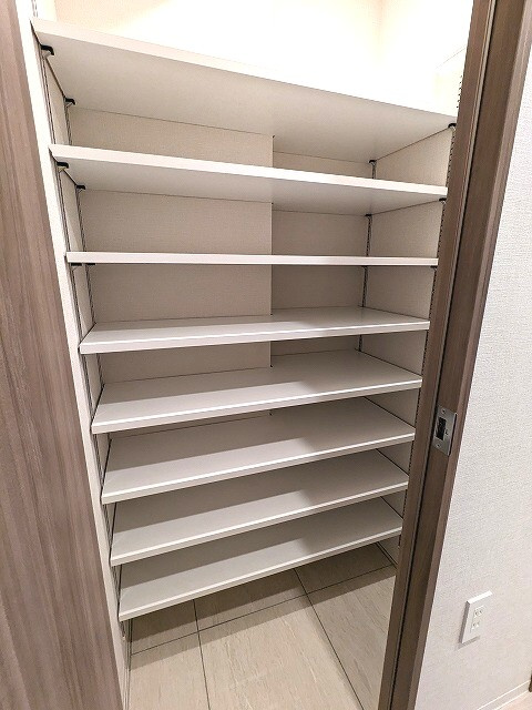 ONE ROOF RESIDENCE上野御徒町の設備|シューズインクローゼット