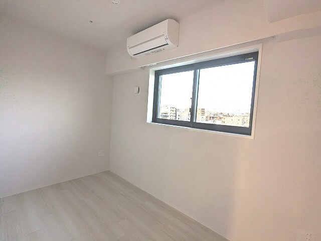 ONE ROOF RESIDENCE上野御徒町の設備|4帖洋室、エアコン3台付、インターネット無料