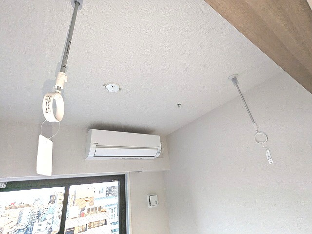 ONE ROOF RESIDENCE上野御徒町の設備|3帖洋室、取り外し可能な室内物干し設備付き