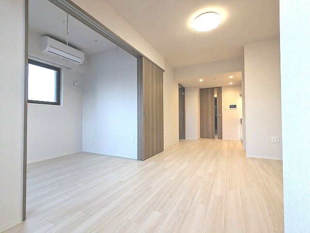 ONE ROOF RESIDENCE上野御徒町のバルコニー|エアコン3台付、インターネット無料