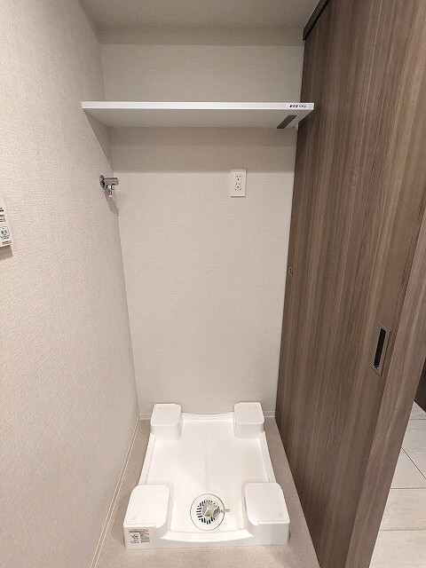 ONE ROOF RESIDENCE上野御徒町の設備|排水口のお手入れがし易い様に手前中央に配置し、足高の防水パンです