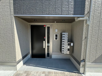 【エントランス】 | ファミールノーヴェ | 建物の内部です