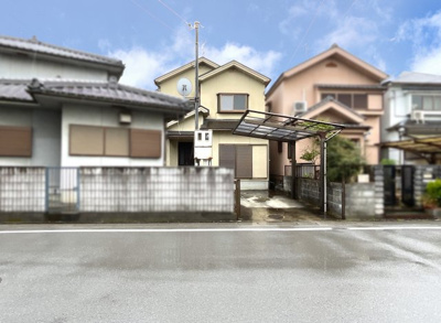 【前面道路含む現地写真】 | 城陽市市辺小梨間　注文住宅　建築条件なしの土地 | 児童公園が近くにあり、小学校や保育機関が徒歩10分圏内と子育て世代の方にもおすすめエリアです。小学校は生徒数が少なくアットホームな雰囲気。広々とした子育てに良い環境ですよ。