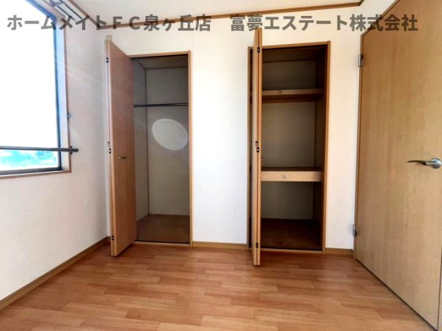 グランソレイユB棟の収納