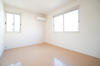 【寝室】 | ソレイユⅢ | ※同物件・同タイプの写真です。