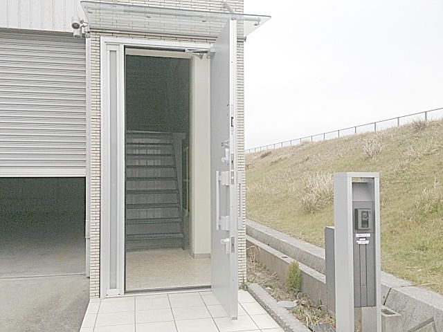 長須賀倉庫付事務所の外観