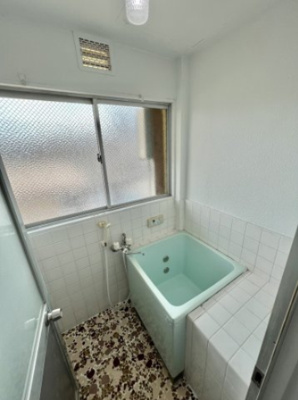 【浴室】 | 上田マンション | 少し懐かしさを感じる浴室ですね