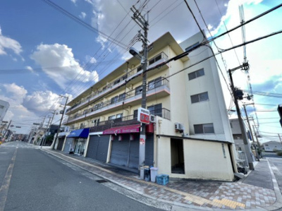 【外観】 | 上田マンション | クリーム色の外観です