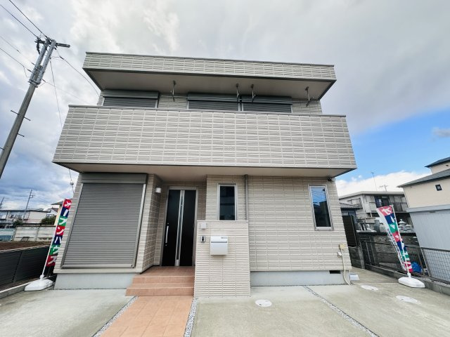平塚市南原　ヘーベルハウスの大型注文住宅の外観