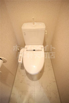 【トイレ】 | プロシード弁天町 | 落ち着いた色調のトイレです