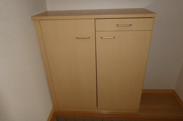 メゾン・エクランタンＥの内装|シューズボックス