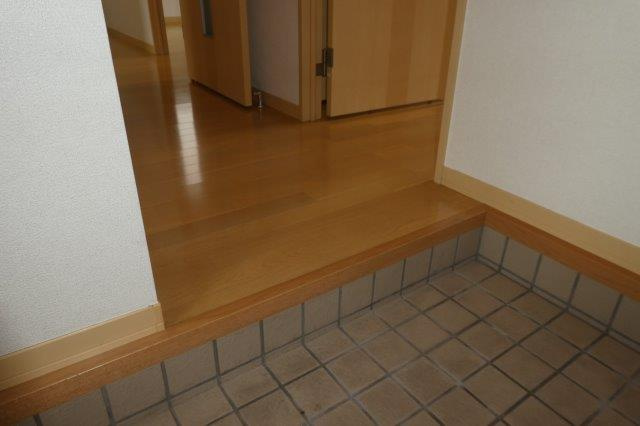 メゾン・エクランタンＥの玄関