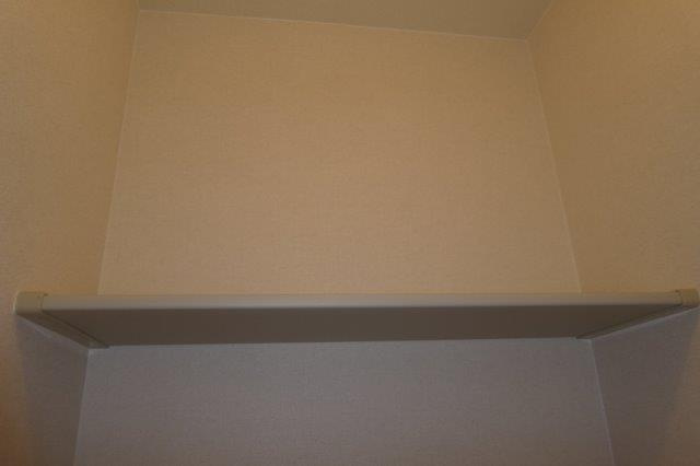 メゾン・エクランタンＥのトイレ|トイレ棚