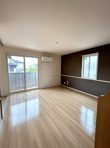 マイ・カーサ　B棟の居間・リビング