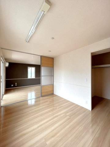 マイ・カーサ　B棟の居間・リビング