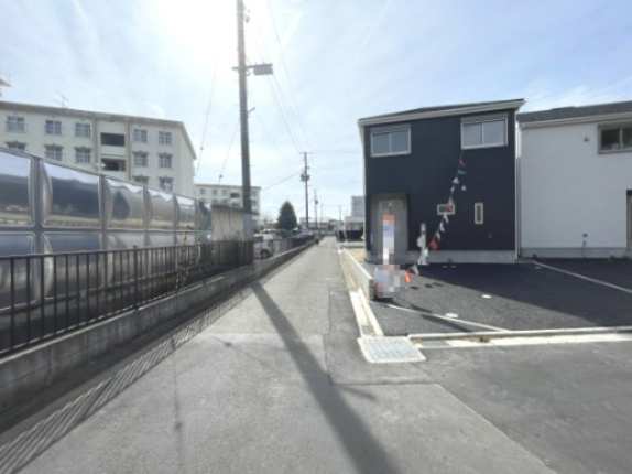 郡山市桃見台第１　全２棟の前面道路含む現地写真|２号棟　前面道路