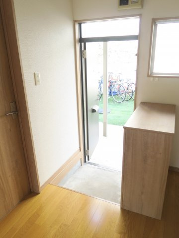 コーポ柳の玄関