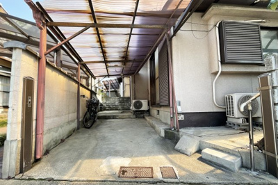 【駐車場】 | 宇治市五ケ庄西川原　中古戸建 | 《ローンの事やお家探しのご相談は（株）ゆいホームにお任せ下さい。ちょっとした疑問にも解りやすくお応えします。》お気軽にどうぞ(^^)/